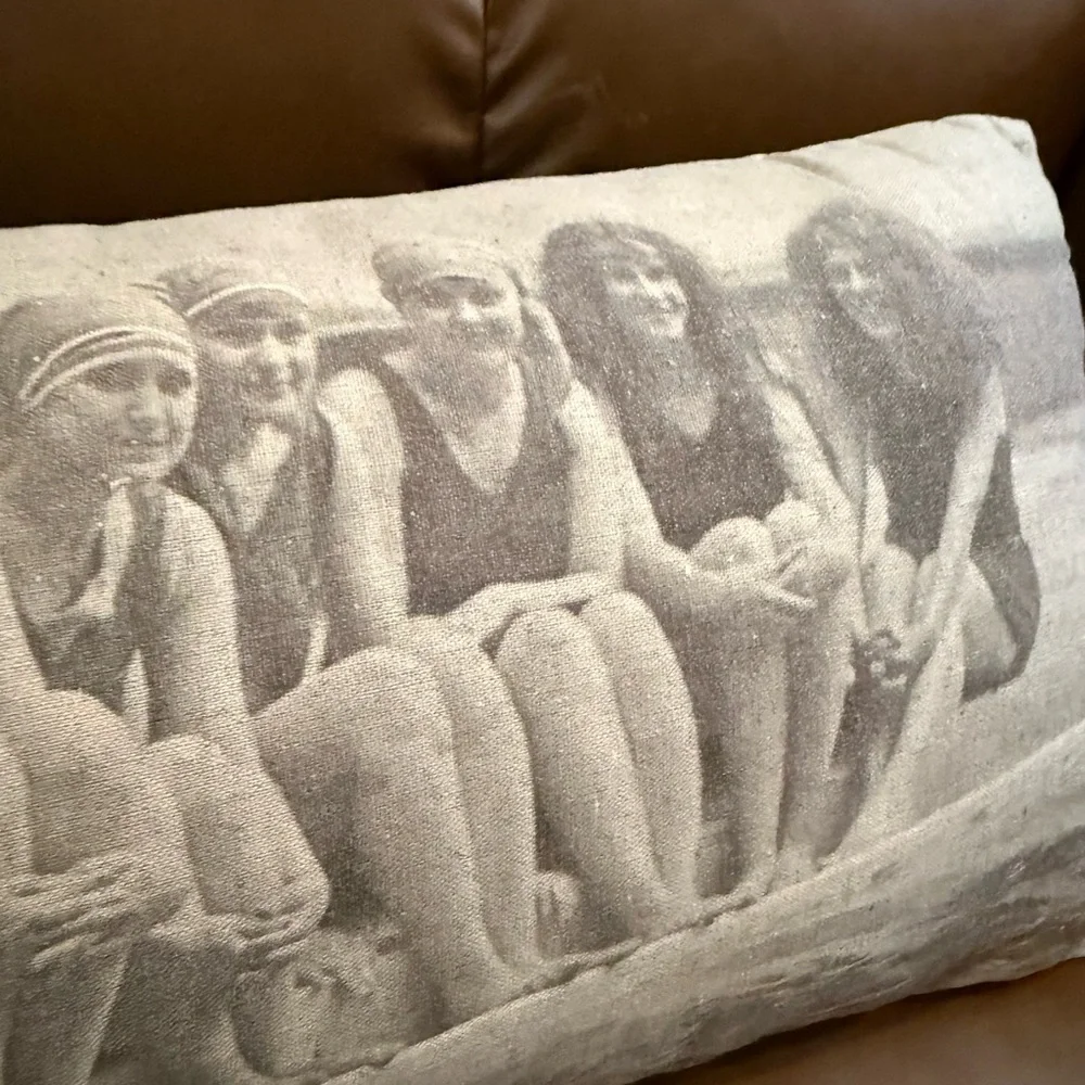 Decorative Pillow Lumbar Style Vintage Photograph Poolside Girls Zipper Closure